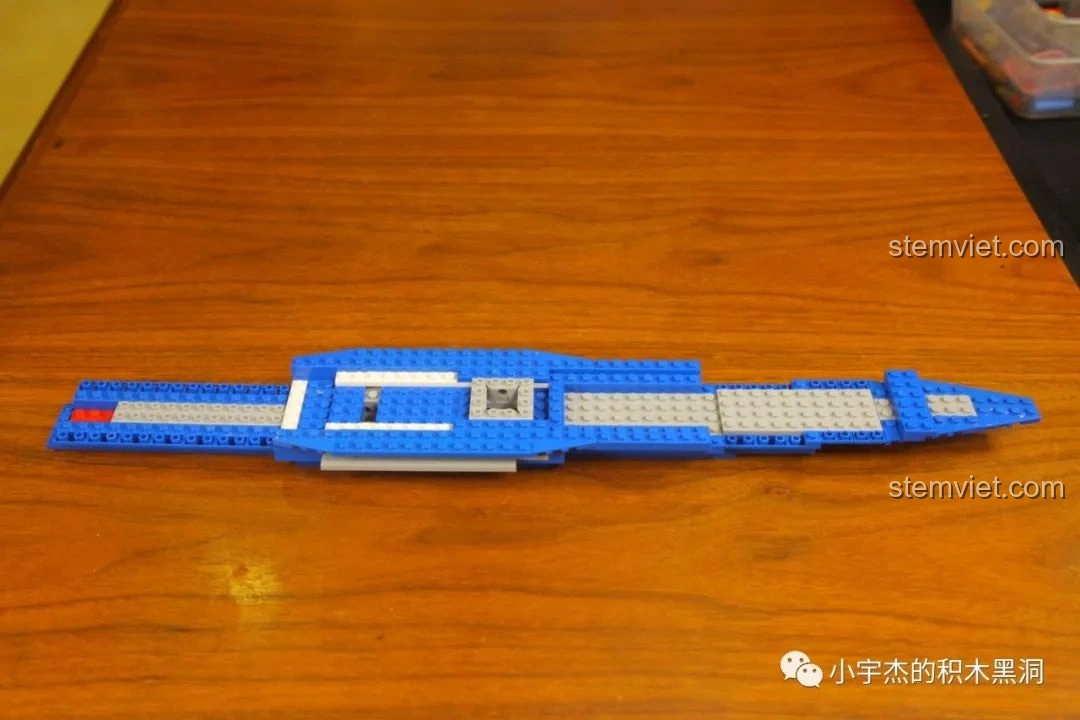 Quá trình lắp ráp phần thân máy bay Boeing 787 Dreamliner 80009, các mảnh ghép khớp khít.