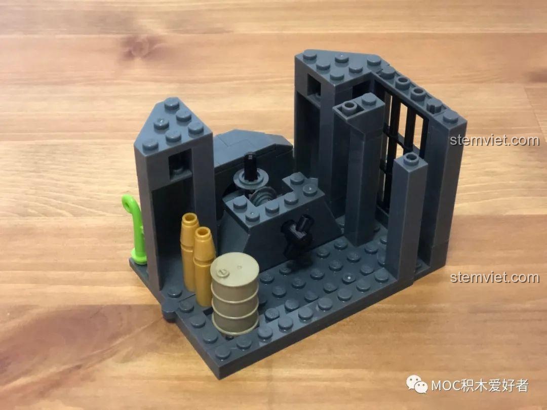 Bắt đầu lắp ráp tháp pháo với các chi tiết bên trong của bộ Sluban M38B0861 Trận chiến bãi biển Utah.