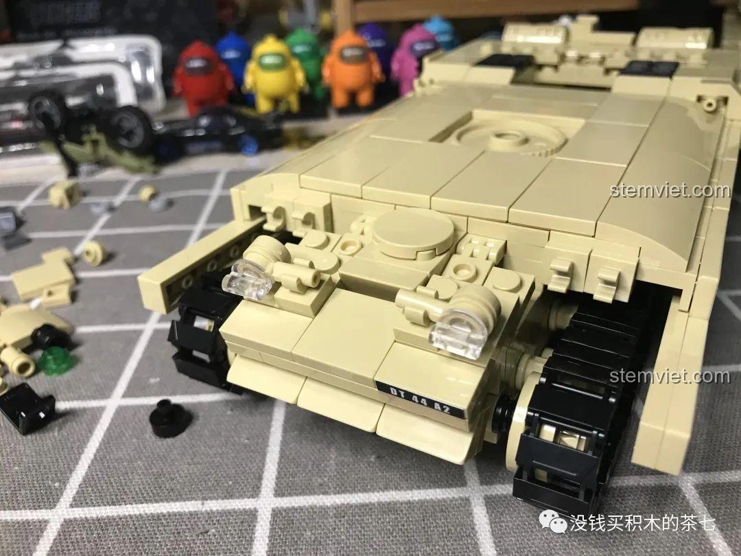 Quá trình lắp ráp tháp pháo của bộ đồ chơi Xe Tăng Challenger 2 FV 4034 JIAZHI 0105, phần phức tạp nhất của mô hình.