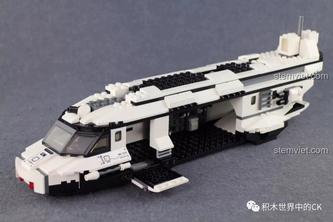 Quá trình lắp ráp bộ Qman 3208 Chiến Dịch Thiên Mạc: Trực thăng gần như hoàn chỉnh, sẵn sàng cho cánh quạt.