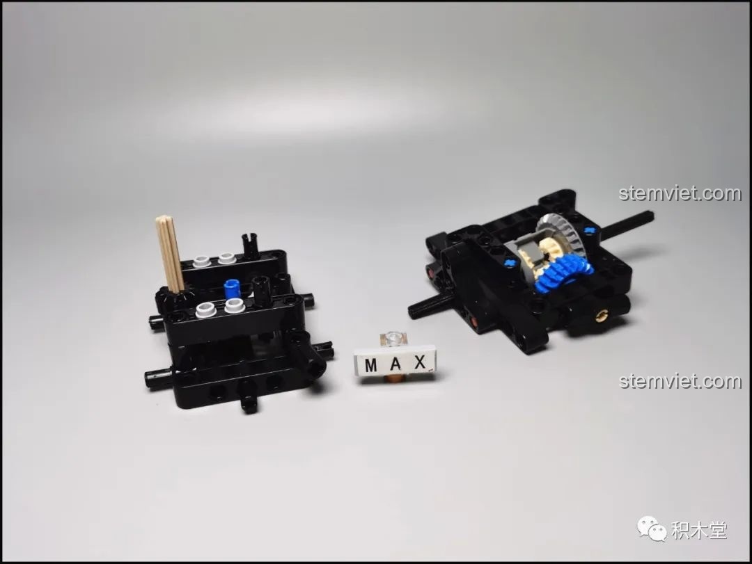 Bắt đầu quá trình lắp ráp trục trước cho CaDA C61041 Siêu xe Centenario hợp túi tiền.