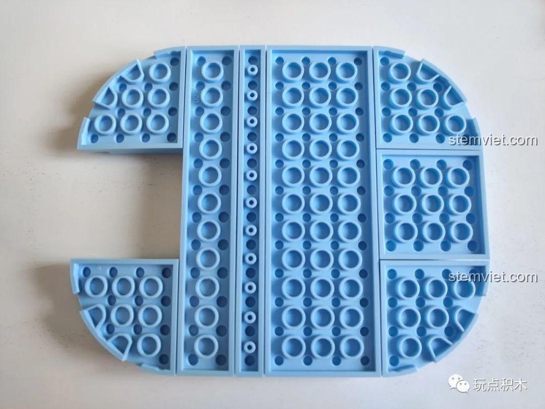 Tiến hành lắp ráp Lâu Đài Băng Giá Mini S-Girls