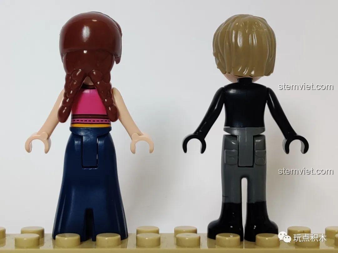 Mặt sau nhân vật Anna và Hans trong Lâu Đài Băng Giá Mini S-Girls