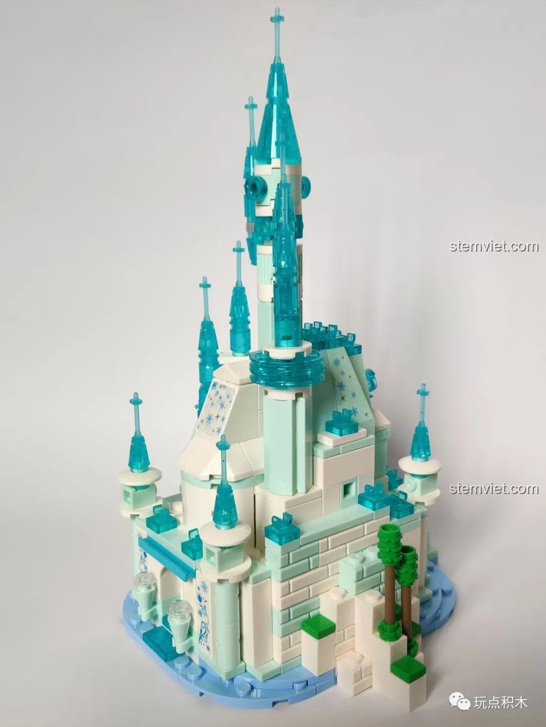 Thêm đế cho Lâu Đài Disney