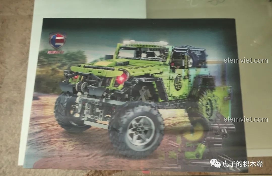 Tấm bản đồ 3D lớn và chi tiết đi kèm bộ lắp ráp Leier LE-J902 Jeep Wrangler Rubicon.