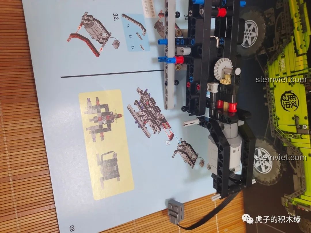 Bắt đầu lắp ráp khung gầm của Leier LE-J902 Jeep Wrangler Rubicon, nền tảng vững chắc cho mô hình.