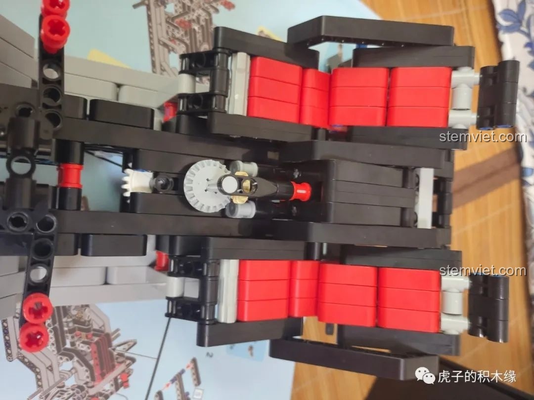 Cận cảnh ghế ngồi và các chi tiết nội thất đang được lắp ráp trên Leier LE-J902 Jeep Wrangler Rubicon.