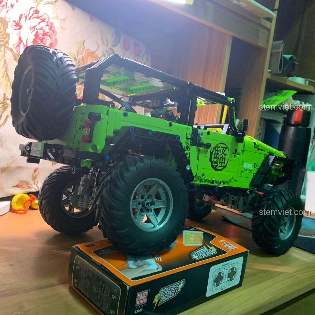 Ảnh review thực tế bộ lắp ráp Leier LE-J902 Jeep Wrangler Rubicon, mô hình lớn ấn tượng, chất lượng tốt, phù hợp bé trai 8 tuổi.