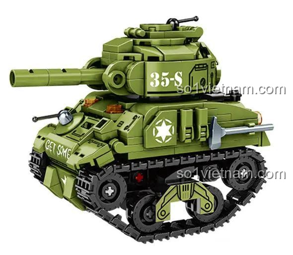 Ảnh chụp cận cảnh đồ chơi mô hình LEYI 66022 Xe tăng Sherman Chibi sau khi lắp ráp hoàn chỉnh, thể hiện các chi tiết sắc nét và thiết kế độc đáo.