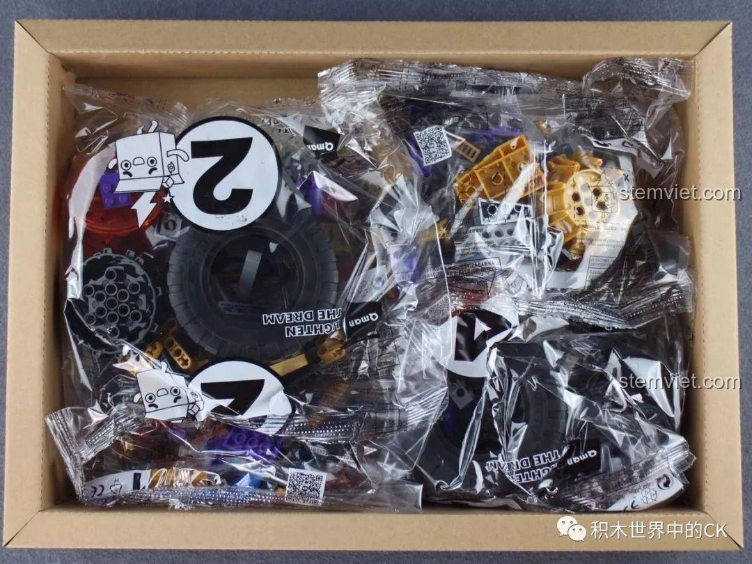 Các túi linh kiện được đóng gói gọn gàng bên trong hộp bộ lắp ráp QMAN 3805 Tây Du Giáng Ma Ngộ Không Truyền: Trí Đấu Kim Ngân Giác Đại Vương.
