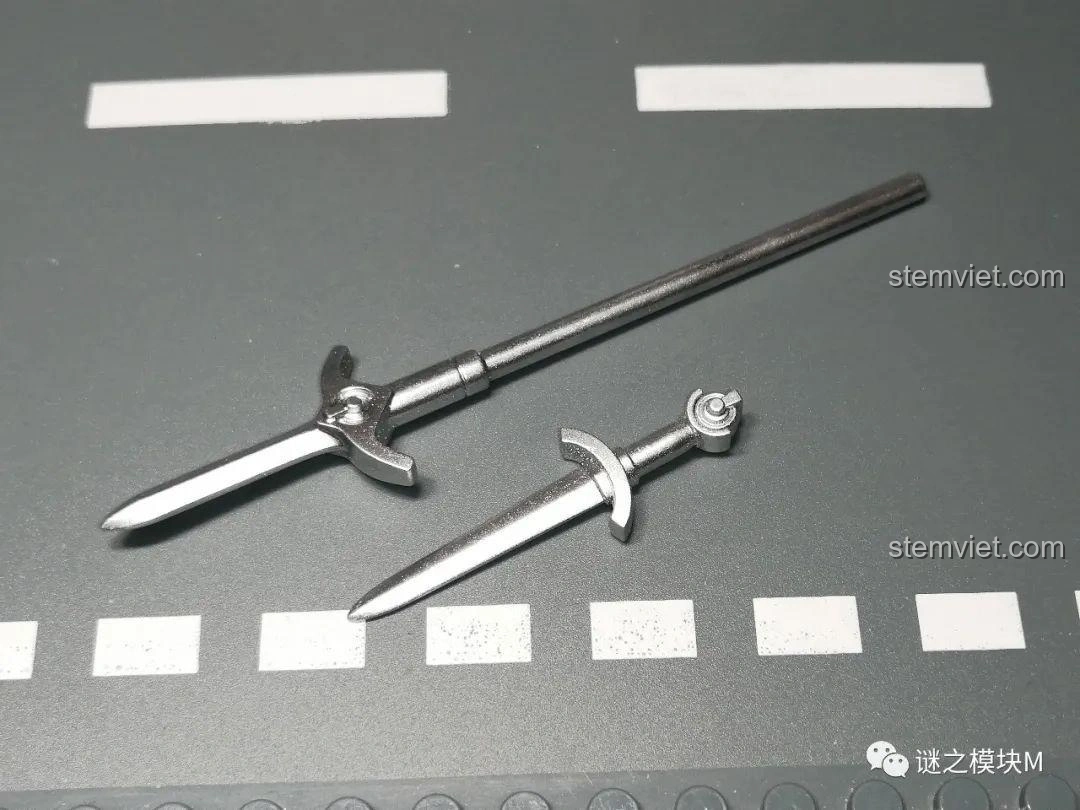 Mặt sau của thân minifigure KORUIT XP-138 Vệ Binh Suối Nguồn, hoàn thiện tốt.