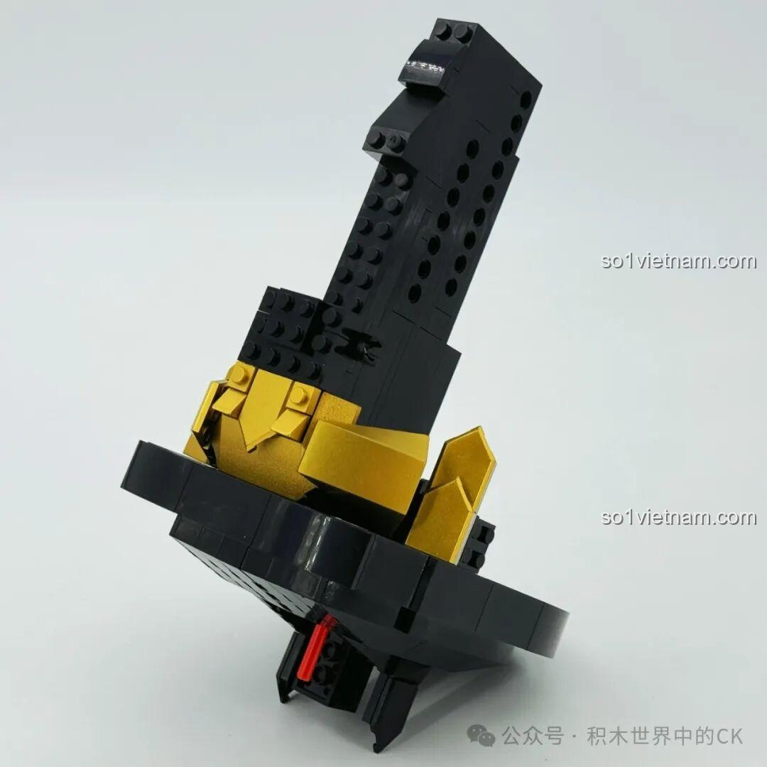 mô hình Đầu Rồng Vàng Huyền Thoại LiNoos LN1011 hoàn chỉnh nhìn từ góc 3/4, bộ xếp hình LiNoos cho con trai 14 tuổi, tiết kiệm