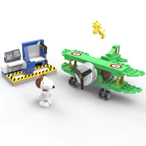 Bộ đồ chơi lắp ghép Snoopy LN8064 với máy bay màu xanh lá và trạm sửa chữa