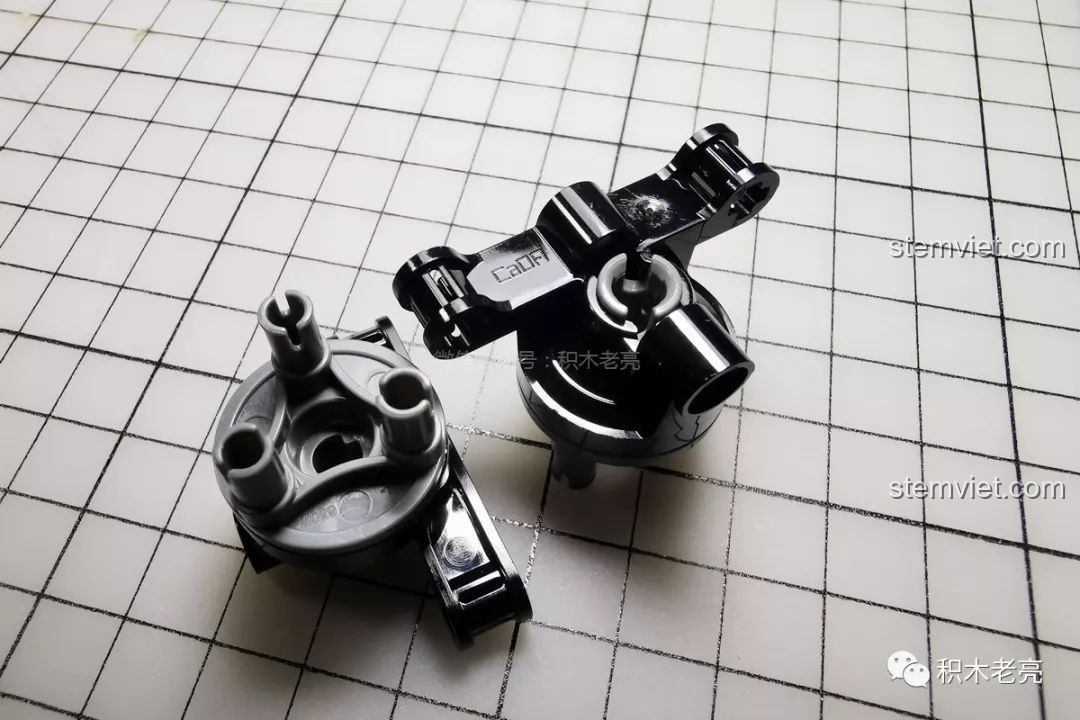 Trục truyền động treo của bộ xếp hình Siêu xe Lamborghini Veneno Roadster Kỷ niệm 50 năm.