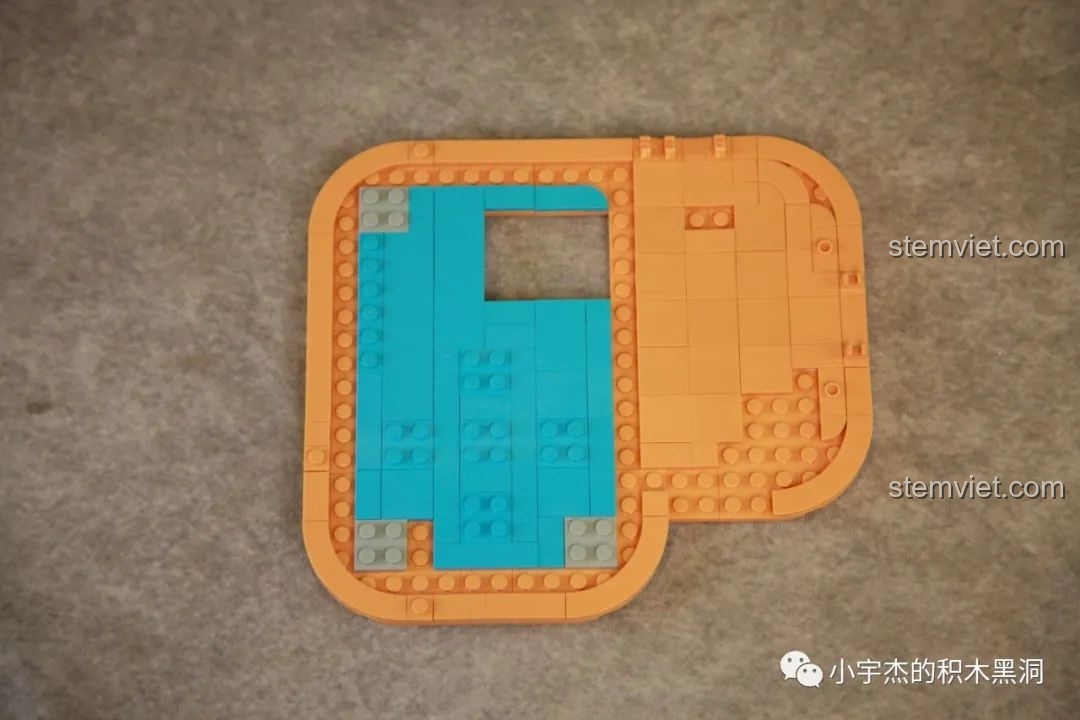 Lỗi thiết kế ở lan can tầng thượng của bộ K-Box 10507.