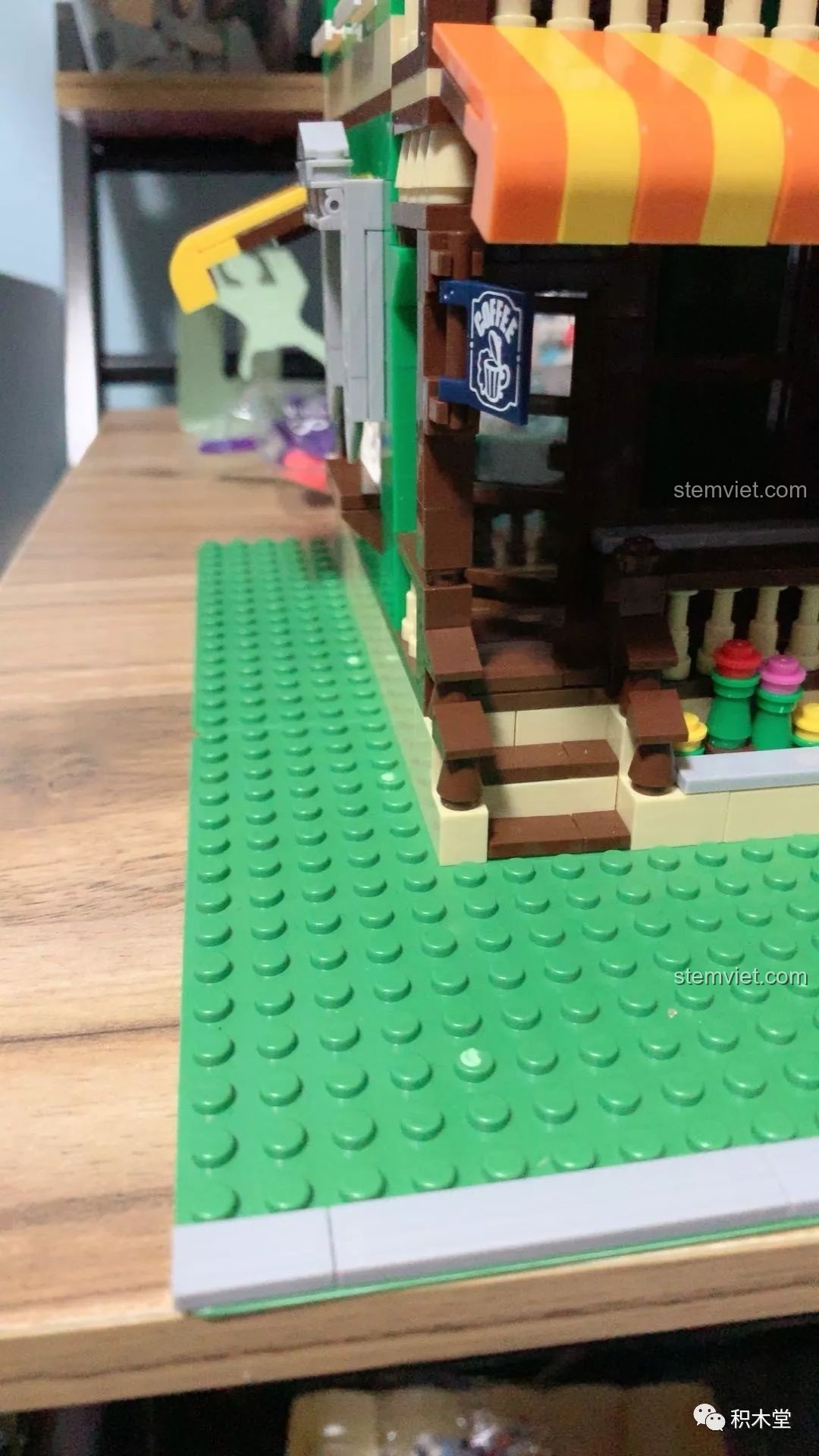 Lưu ý khi trưng bày WANGE 6313: nên chừa khoảng trống bên hông để tránh va chạm với các tòa nhà khác.