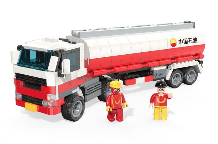 Mô hình đồ chơi lắp ráp xe bồn chở xăng dầu PetroChina Magic Vigour C.9039 với 2 minifigures cho bé trai 6 tuổi.