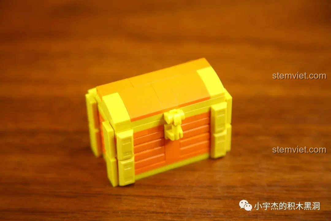 Các mảnh ghép tạo hình áo choàng của mô hình Boa Hancock KBOX 10303, màu đen bóng.