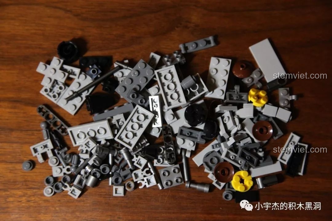 Các mảnh ghép màu xám và đen để lắp ráp bệ phóng tên lửa trong bộ Panlos 631004D.