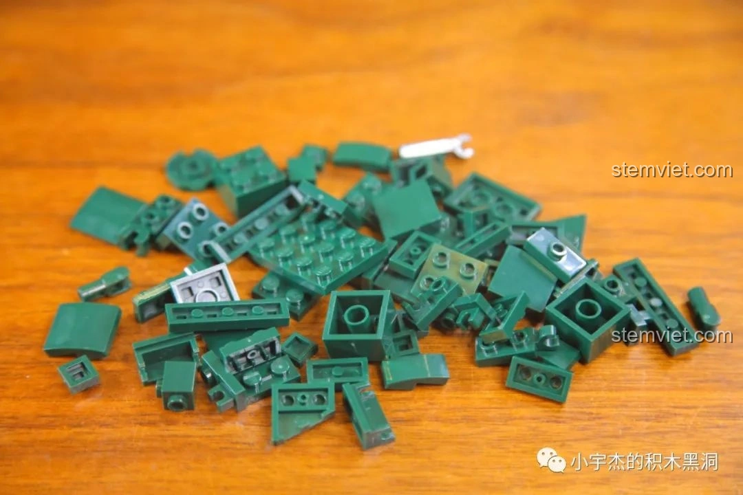 Các mảnh ghép cuối cùng cho tháp pháo và nòng súng của bộ lắp ráp Xe Tăng 215 Sluban M38-B0982.