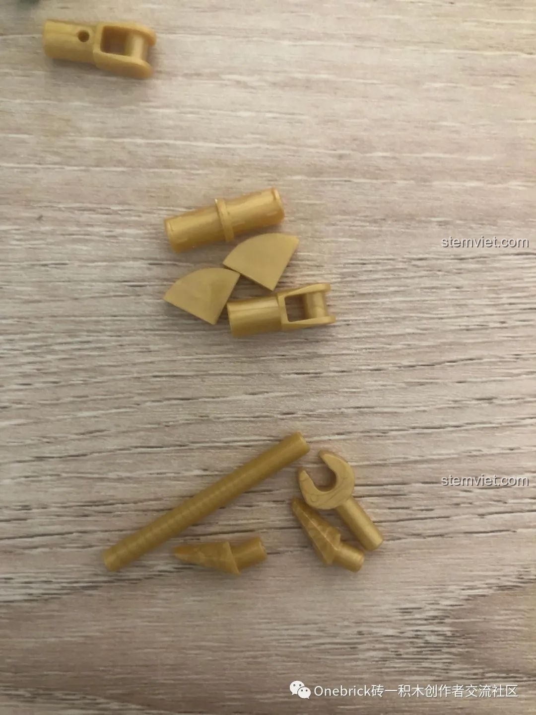 Các mảnh ghép đặc biệt của đồ chơi Sluban M38B0936 Thanh Long Các, độc đáo và hiếm có.