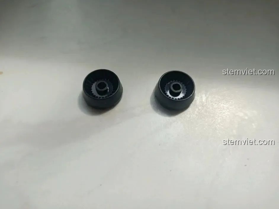 Các mảnh ghép góc cạnh màu đen của bộ lắp ráp Xe mô tô cảnh sát Quốc Bân-650 C0915, đa dạng cho việc xây dựng.