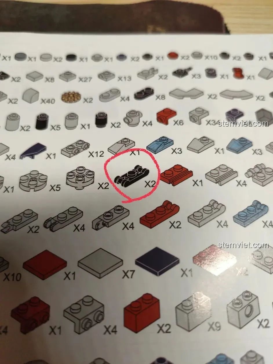 Các loại mảnh ghép đa dạng về hình dáng và màu sắc trong bộ WOMA C0897, phù hợp cho MOC.