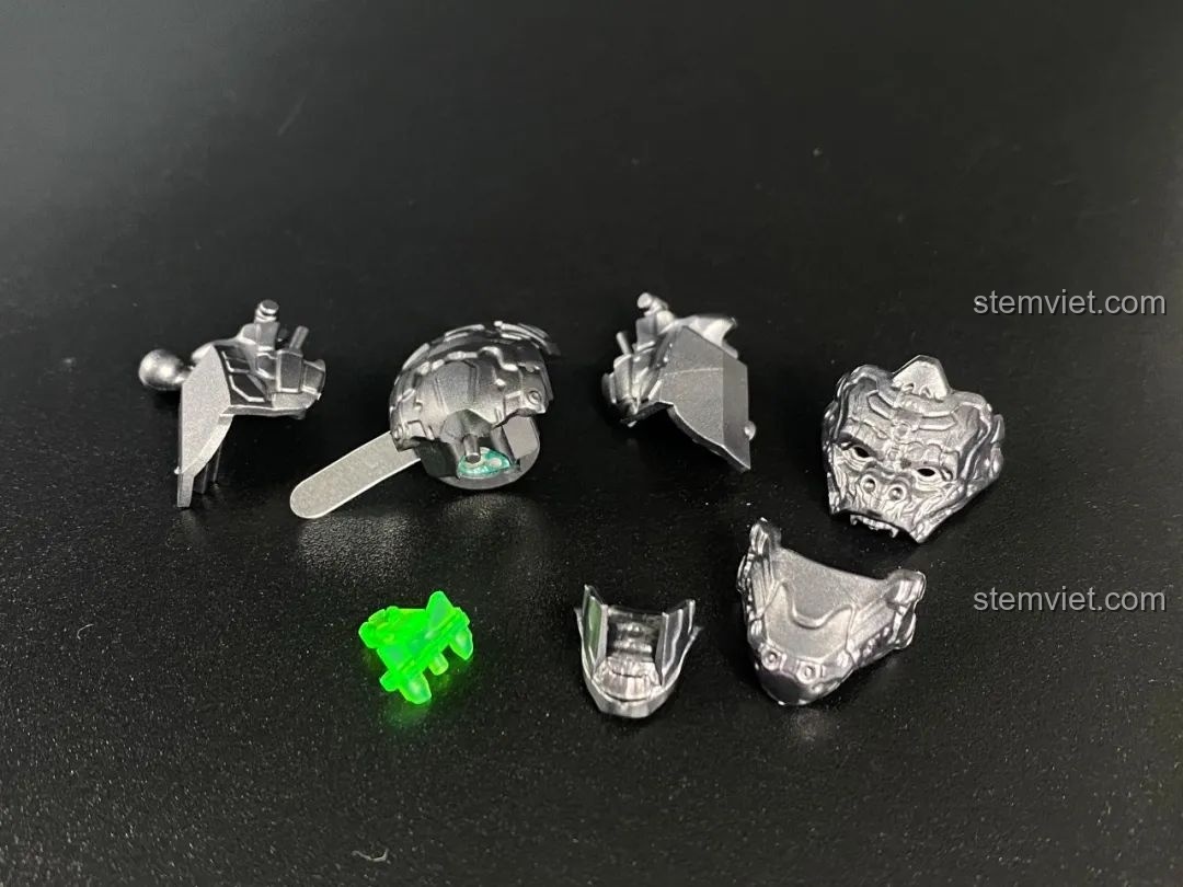 Các mảnh ghép ngực và vai của Optimus Primal (Beast Mode) BLOKEES, với các chi tiết cơ bắp và giáp.