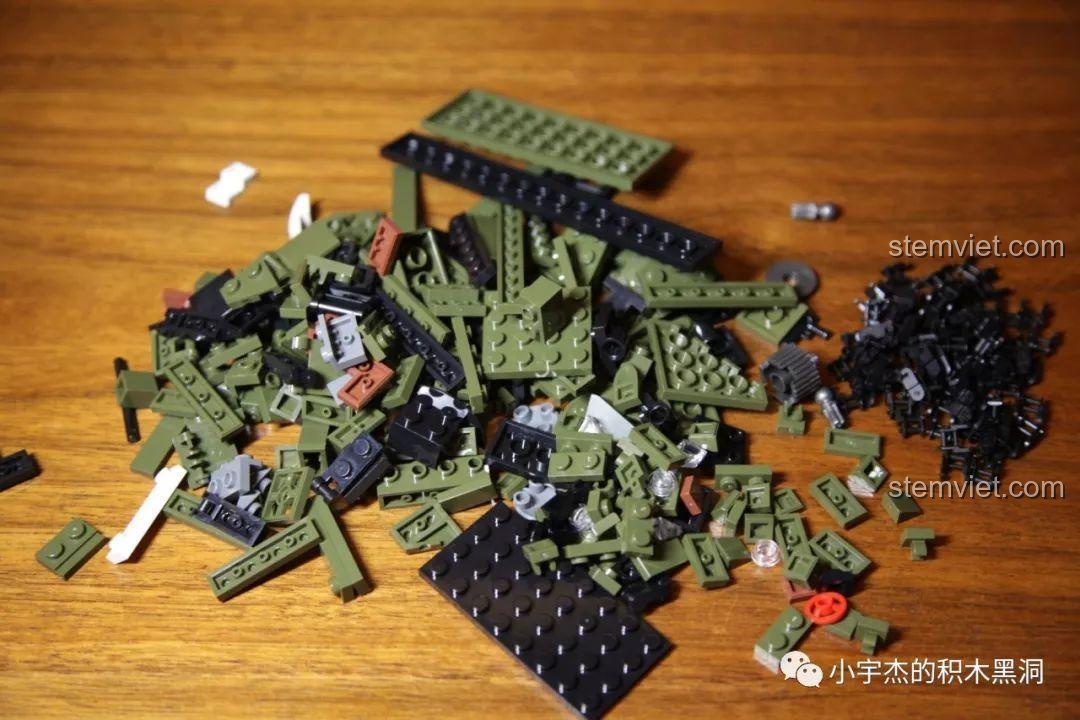 Toàn bộ các mảnh ghép từ túi số 2 của bộ đồ chơi Xe Kéo Hạng Nặng M26 Dragon Wagon và Tăng Nhẹ M5 Stuart.