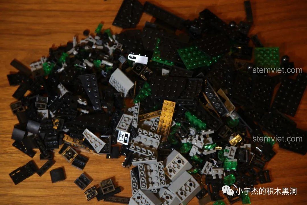 Các mảnh ghép từ túi số 3 của bộ lắp ghép Mô hình Xà Trận cho bé gái trên 9 tuổi, chất lượng cao.