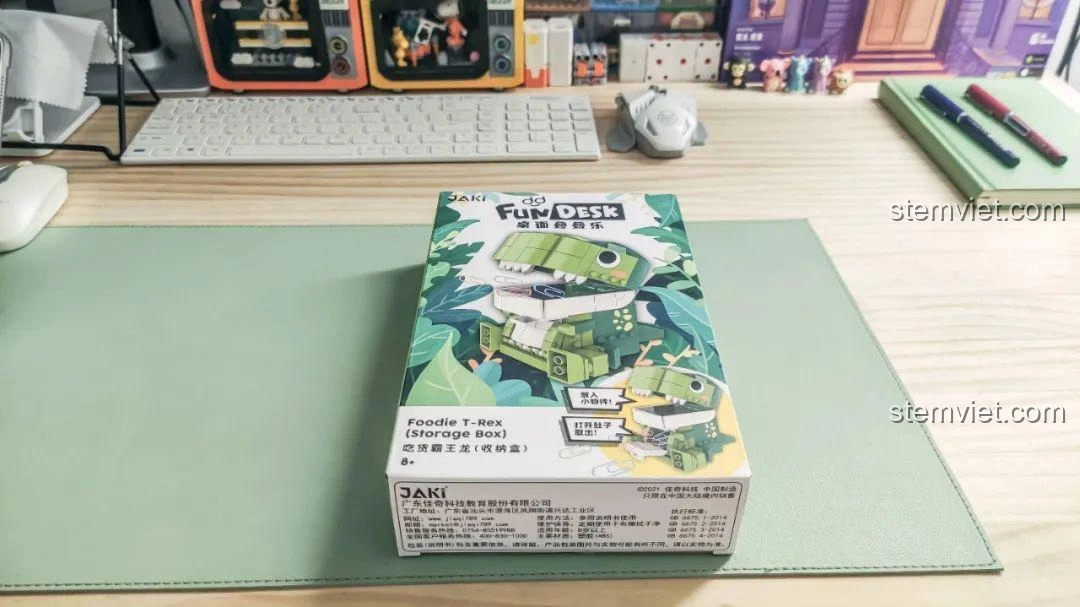 Mặt đáy hộp đồ chơi lắp ghép Khủng long Bạo Chúa Ăn Vặt JAKI JK5102, hiển thị thông tin sản phẩm.