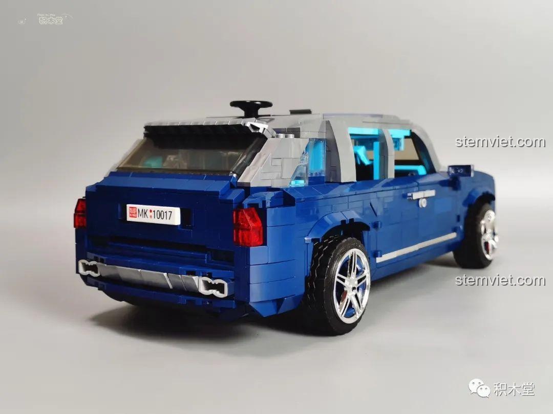 Mặt dưới của mô hình Rolls-Royce Cullinan Mould King 10017, cho thấy khung gầm chắc chắn.