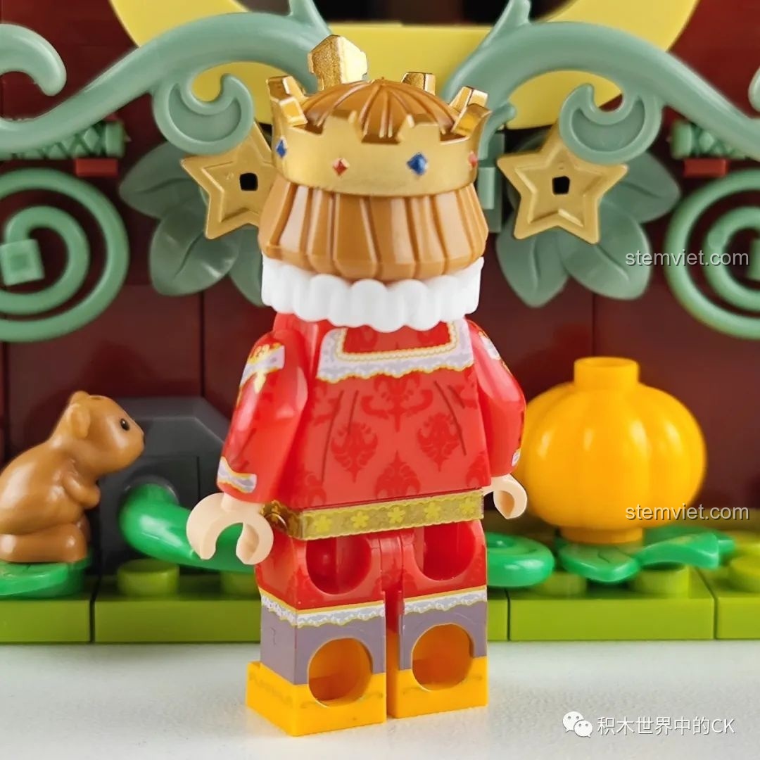 Mặt sau của minifigure Hoàng tử từ bộ đồ chơi xếp hình Sách Truyện Cổ Tích Cô Bé Lọ Lem 506174.