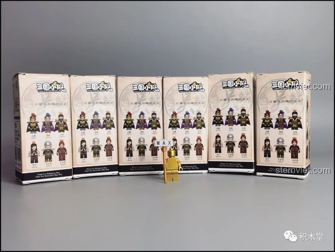 Mặt sau các hộp đồ chơi DECOOL 2030C hiển thị toàn bộ sưu tập các tướng lĩnh, một lời mời gọi khó chối từ.