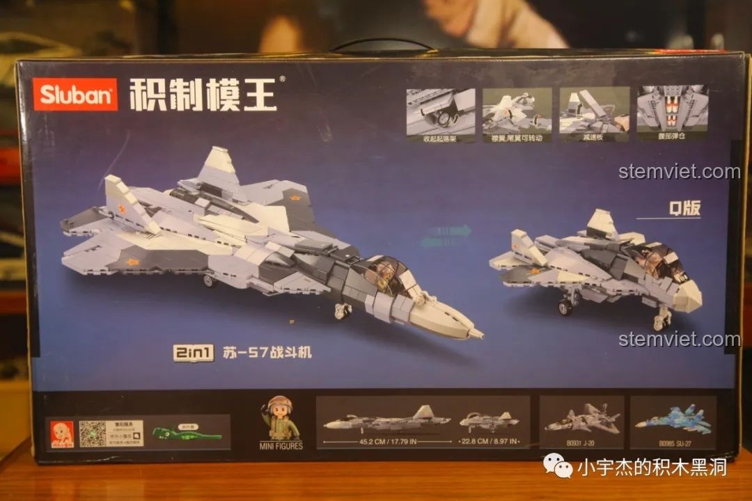 Mặt sau hộp bộ lắp ráp Sluban M38-B0986 Su-57 Flanker hiển thị hai phiên bản mô hình có thể lắp được.