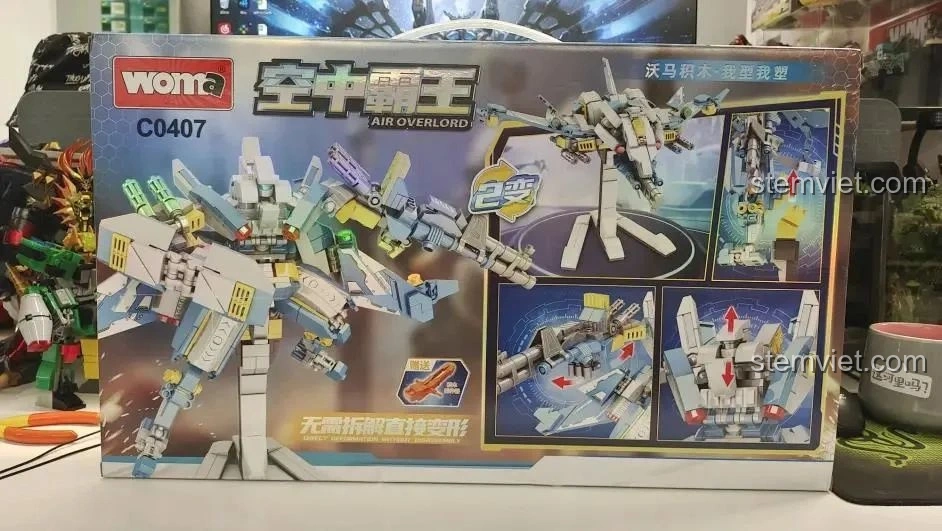 Mặt sau hộp WOMA C0407 Robot Biến Hình Không Trung Bá Vương - Thợ Săn Trời với các tư thế và hướng dẫn biến hình.