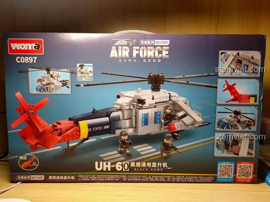 Mặt sau hộp đồ chơi mô hình Trực thăng vận tải UH-60 C0897, hiển thị các chi tiết và minifigures đi kèm.