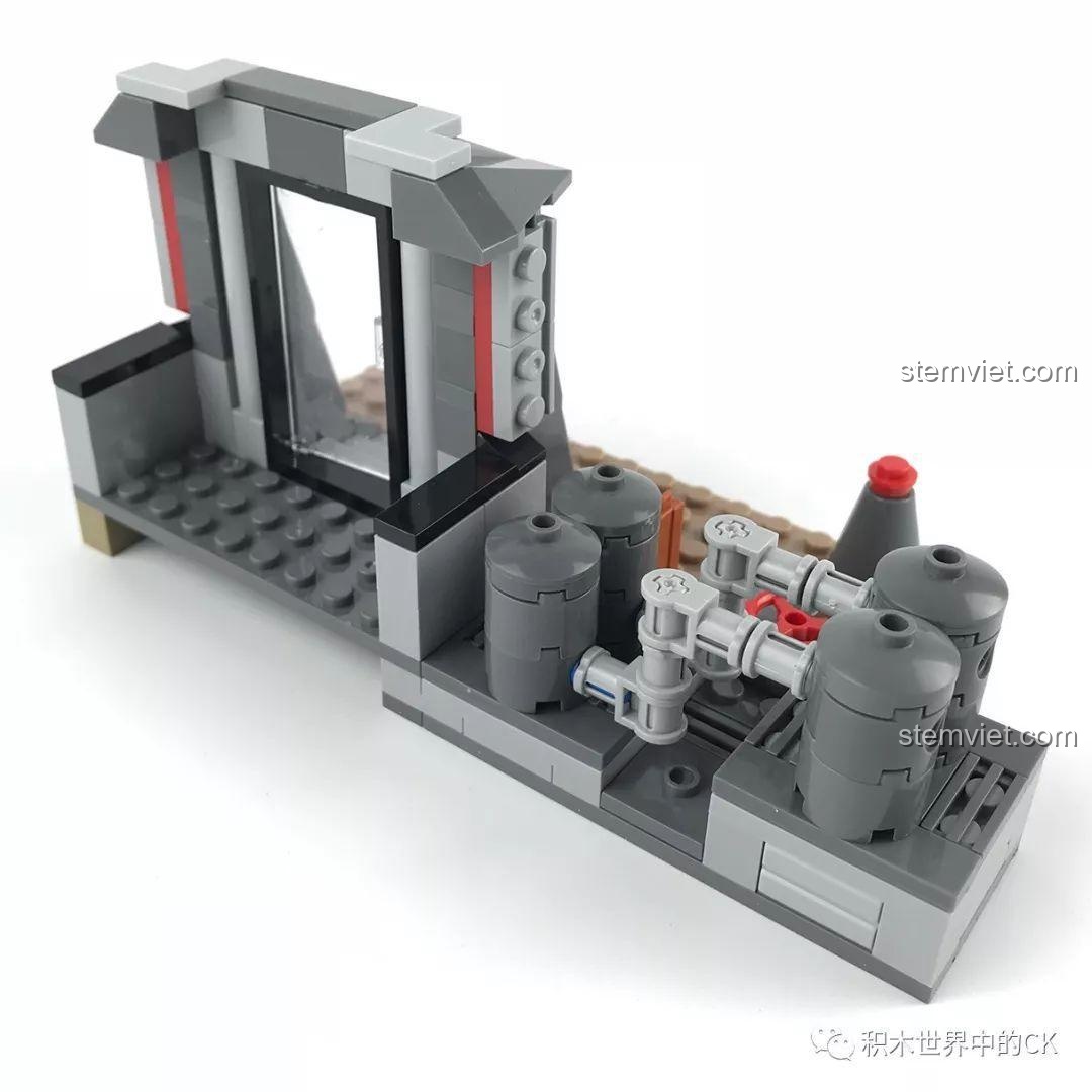 Góc nhìn từ phía sau của mô hình Khu nhà chờ và đường ống LELE 36029, thể hiện cấu trúc chi tiết.