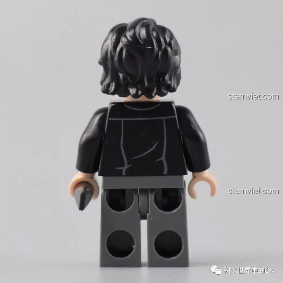 Mặt sau của minifigure thợ máy trong bộ SEMBO 607030, thiết kế đơn giản không có chi tiết in.