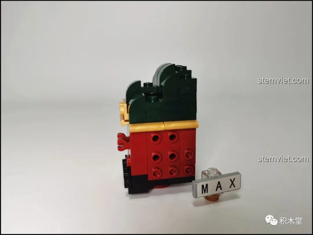 Ba cặp mắt thay thế cho mô hình Sluban Q-Bricks Quan Vũ, cho phép thay đổi biểu cảm.