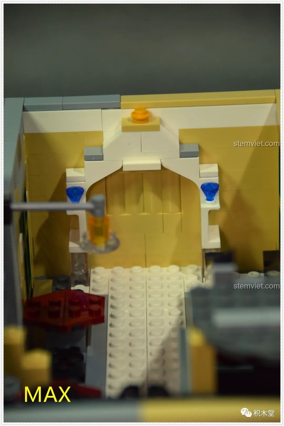 Mặt tiền tầng 2 của bộ lắp ghép Zhe Gao QL0922 Trung tâm thương mại Châu Âu với mái vòm.