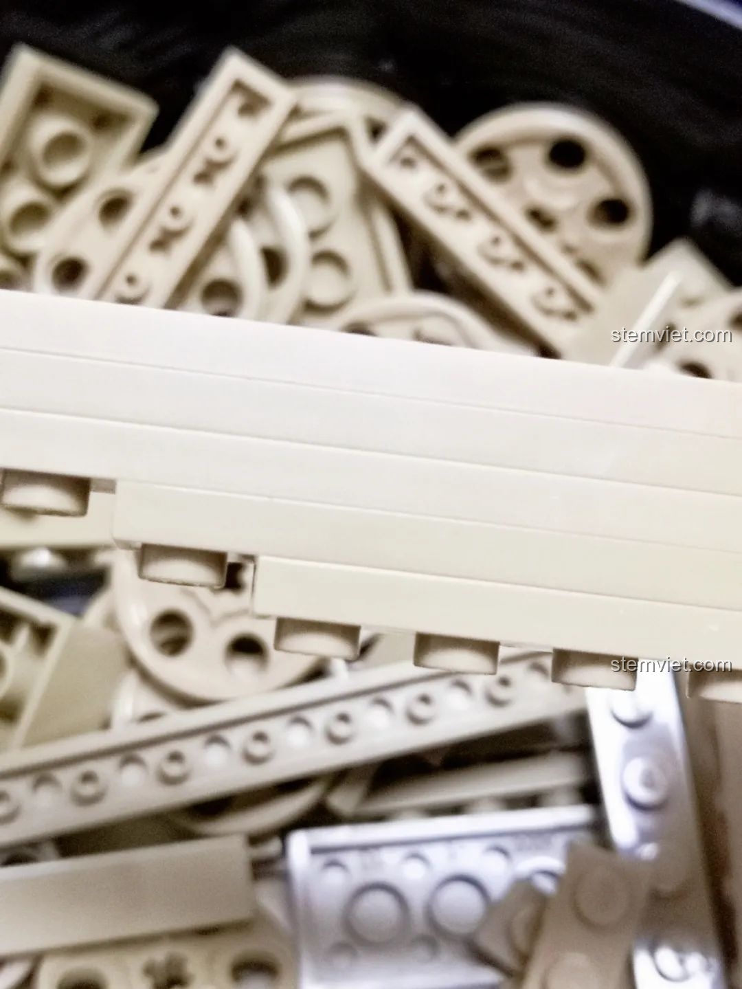 Các mắt xích trên dây xích xe tăng CaDA T-90 Tank.