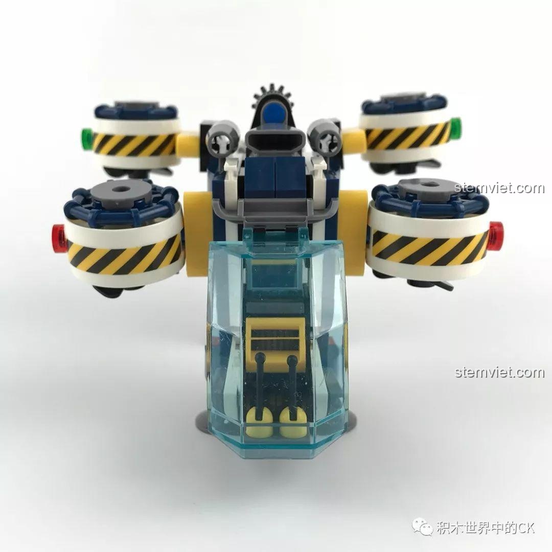 Góc nhìn chính diện của máy bay Sembo SD9510, nổi bật với buồng lái kính xanh và 4 động cơ cánh quạt.