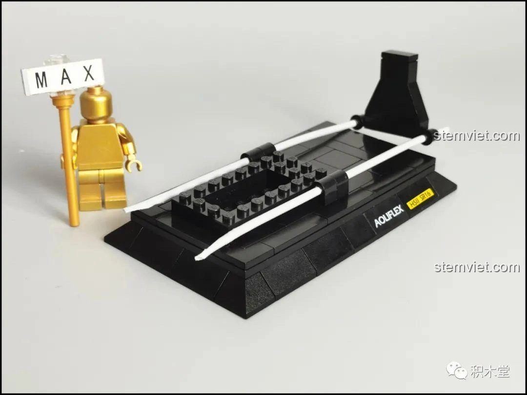 Mô hình máy quay phim vintage Zhegao 00906 đã hoàn thiện, góc nhìn chính diện.