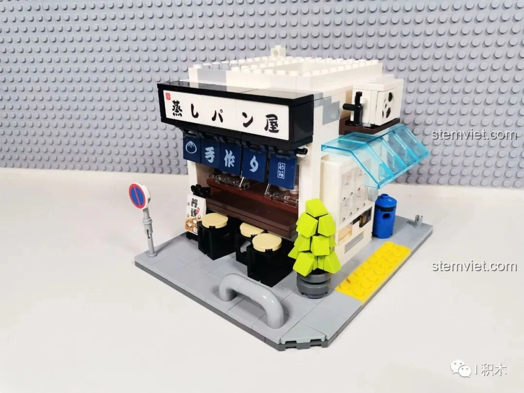 Chi tiết máy tính bàn cổ điển bên trong mô hình CaDA C66006