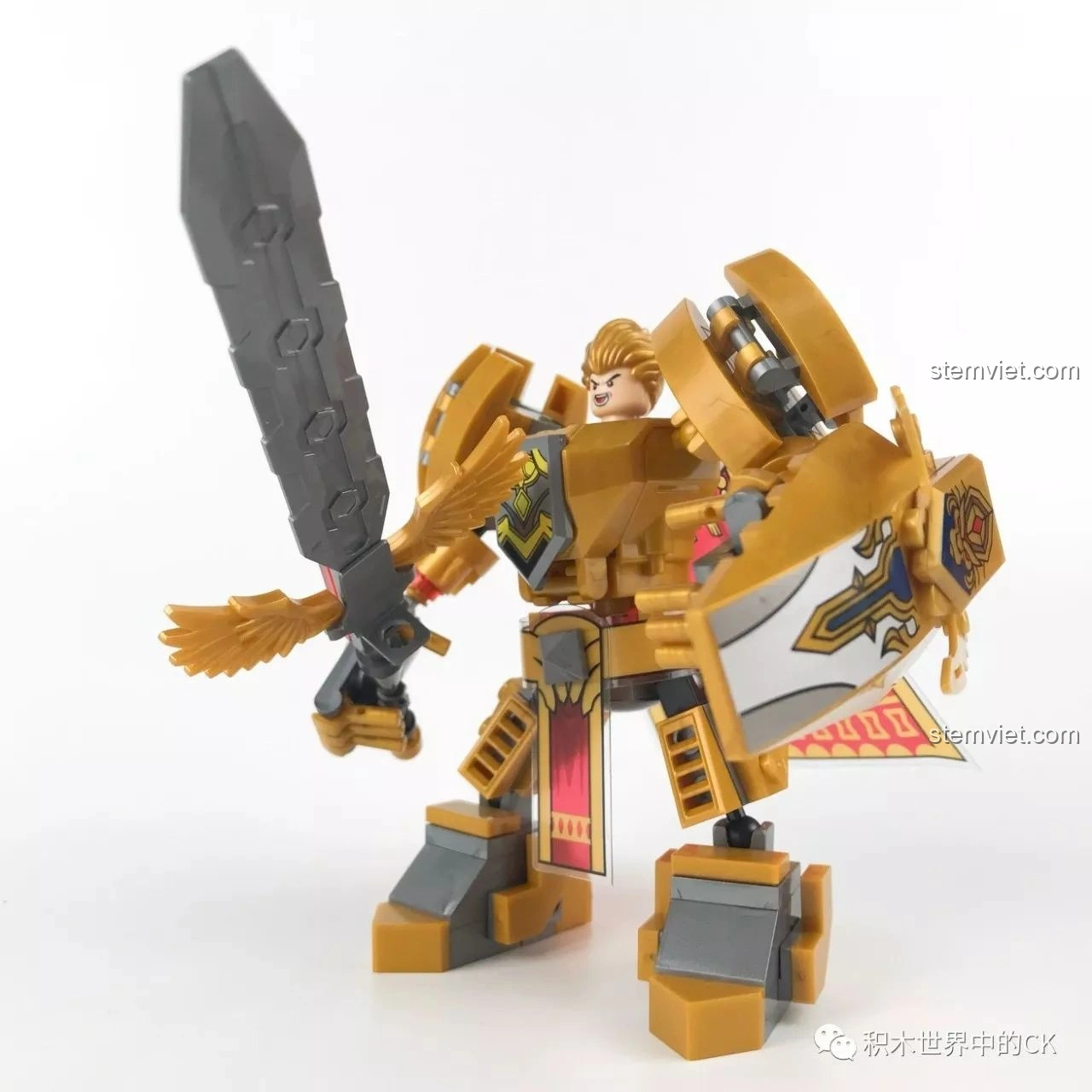 Mặt sau của Mô hình Mecha Arthur SEMBO 11859, với áo choàng PVC trong suốt.