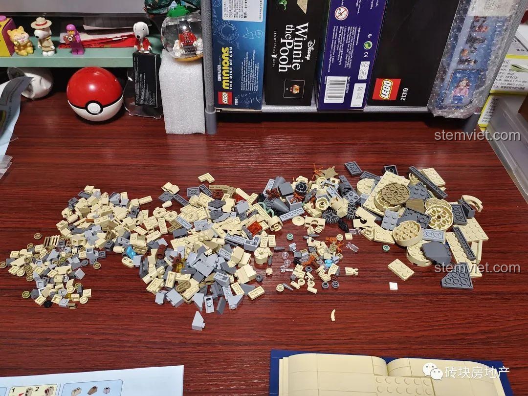 Mô hình Lâu đài Hogwarts Meiji 13010 nhìn từ phía sau, cho thấy cấu trúc vững chắc.