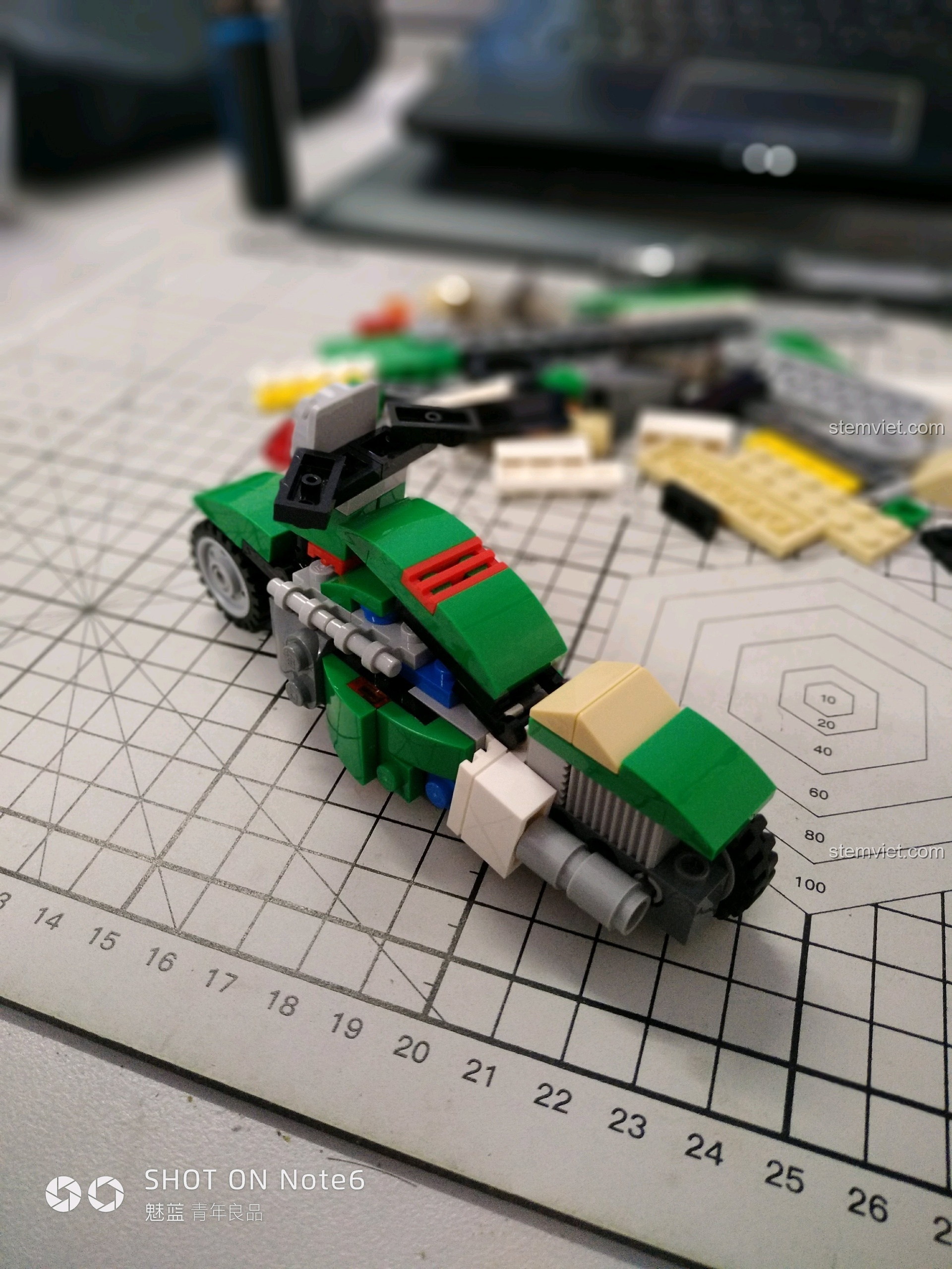 Hướng dẫn khắc phục một vấn đề nhỏ trên điều khiển từ xa của bộ CaDA C51021 để tăng độ mượt mà khi sử dụng.