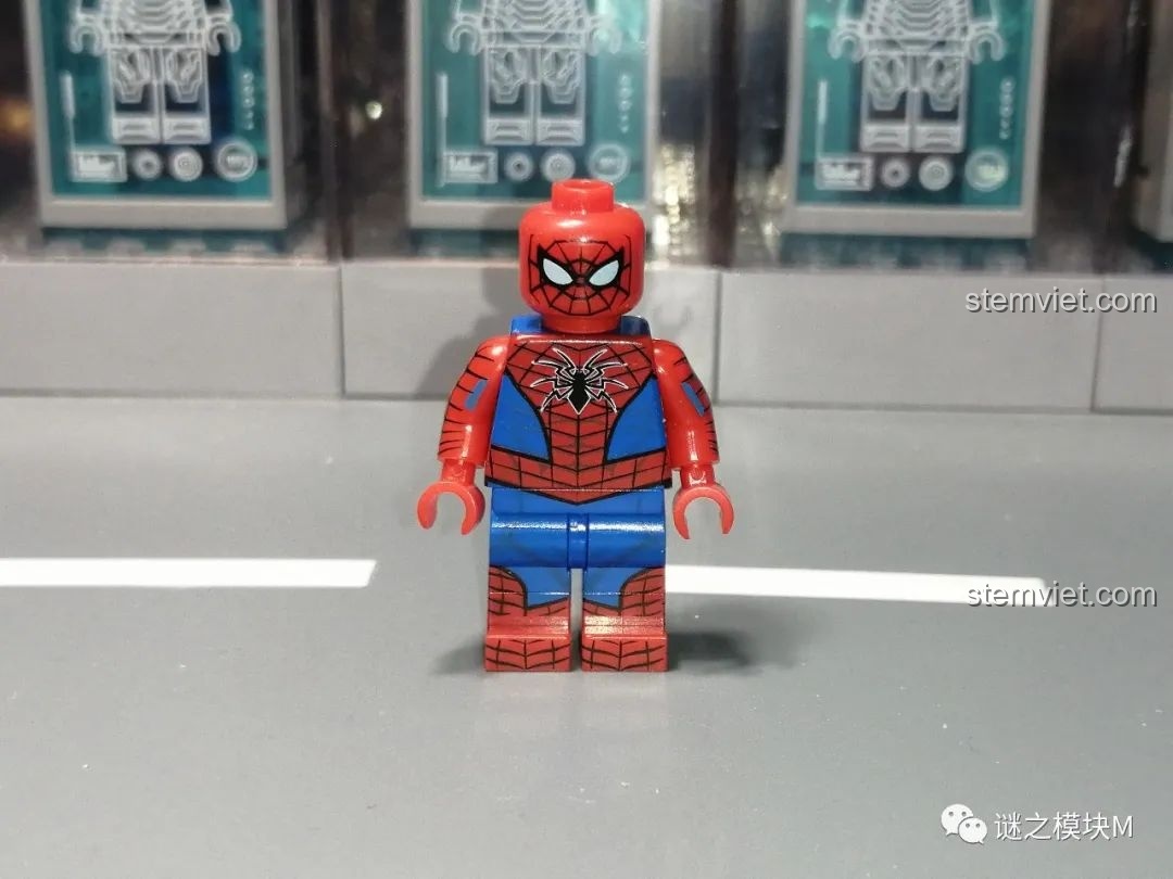 Minifigure 9015 Universe Spider-Man, một phiên bản hiếm với chi tiết in ấn độc đáo, có trong bộ SY1461.