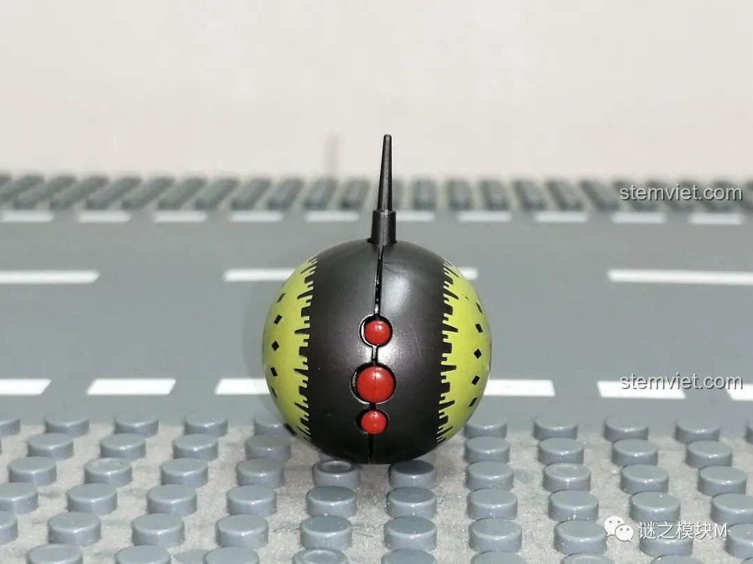 Minifigure Bo-Katan Kryze cầm kiếm đen từ bộ KORUIT KT1045.